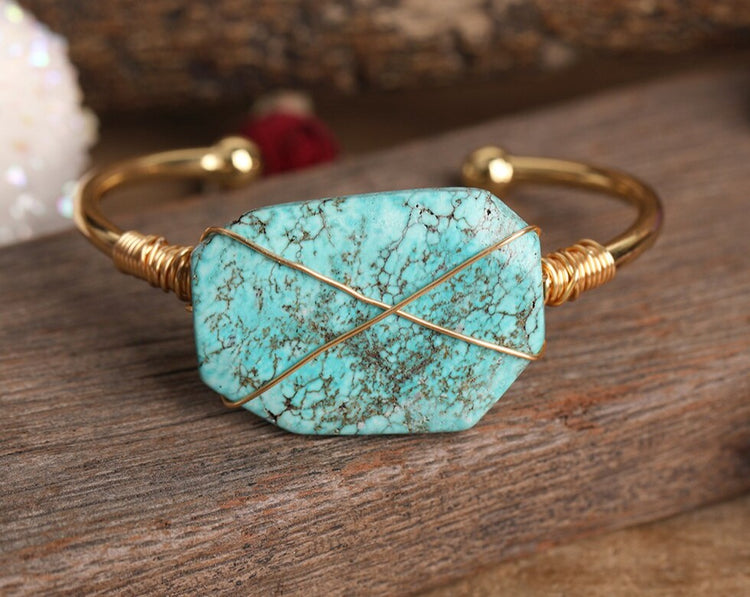 Bracelets tendance à lignes dorées en turquoises